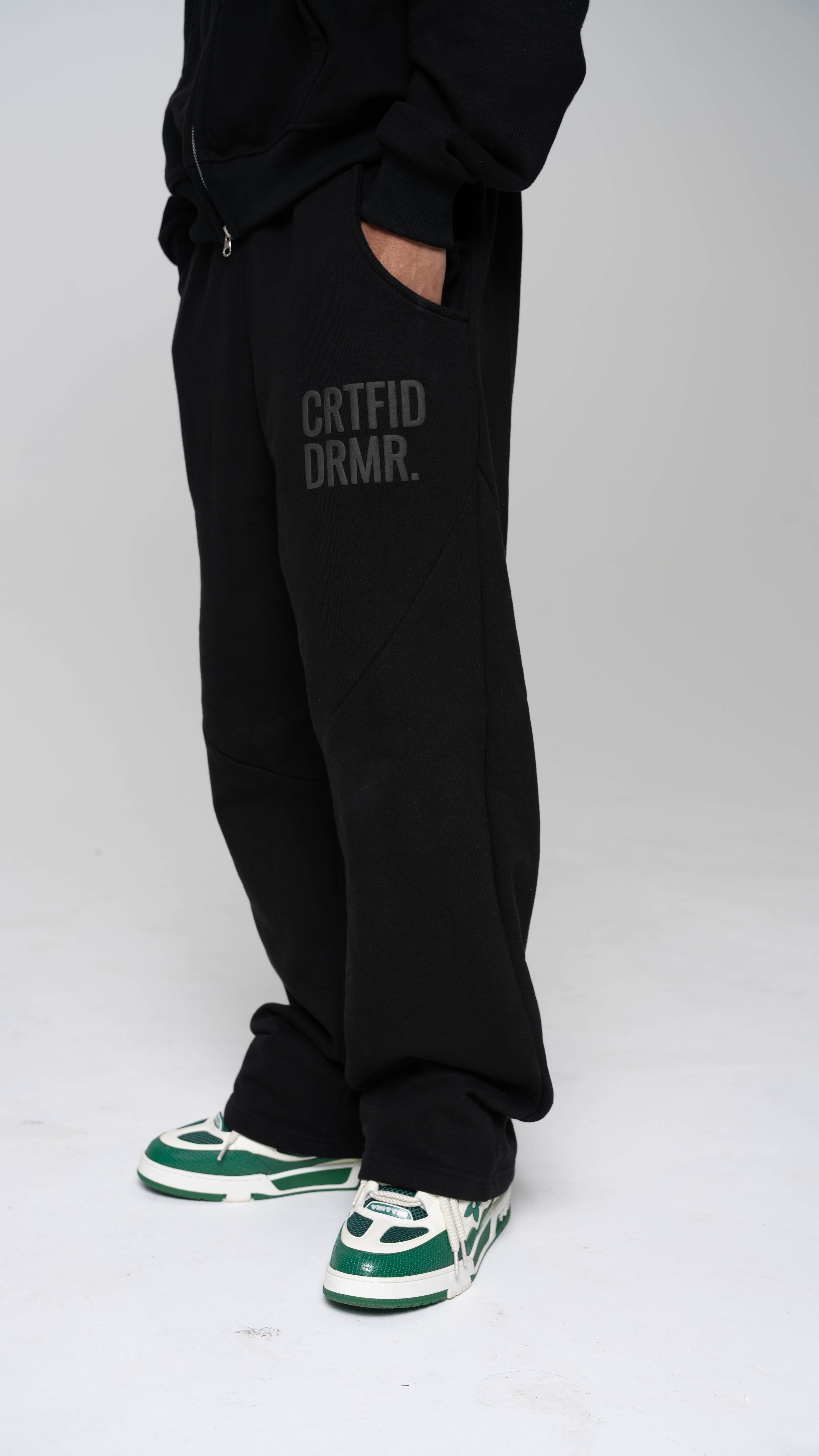 YIN Chemistry Sweats